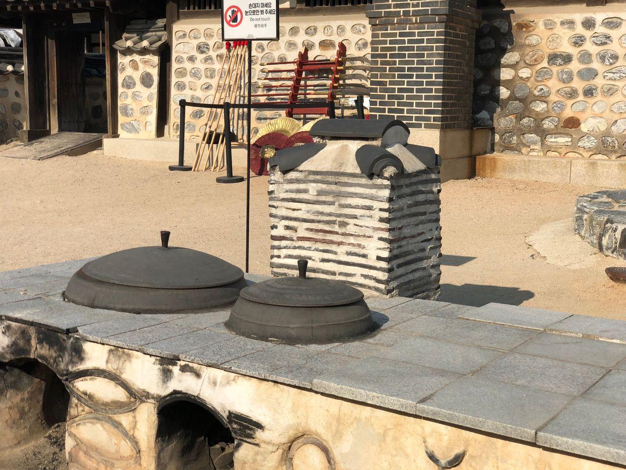 Place where time has frozen; Namsangol Hanok Village, the most beautiful site in Seoul